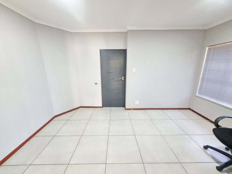 To Let commercial Property for Rent in Montague Gardens Western Cape